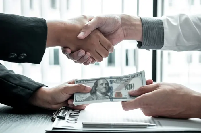 The 10 Benefits of Peer-to-Peer Lending as an Investment